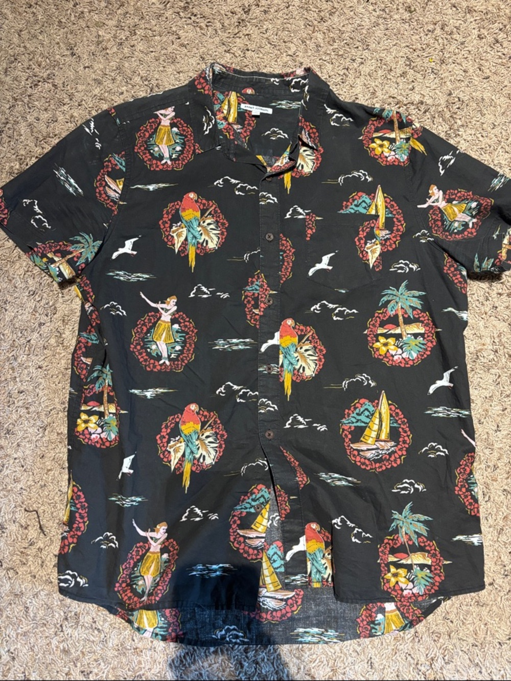 Men's Black Tropical Print Short-Sleeve Button Up Shirt
